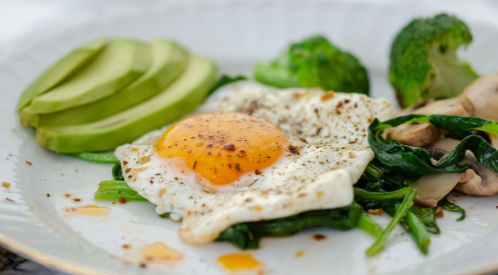 A healthy morning diet routine can bring several benefits in both the short and long term